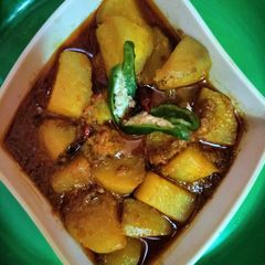 A picture of Turnips (Shalgam) curry.
