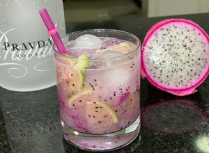 Foto de Caipiroska de pitaya e limão