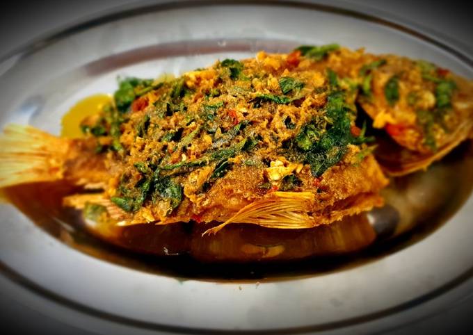 Recipe of Perfect Fish Fried with Salted Eggs