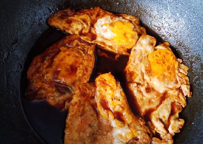 Telur ceplok kuah kecap simpe