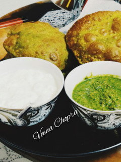 मेथी की पूरी (methi ki poori recipe in Hindi) रेसिपी मुख्य फोटो