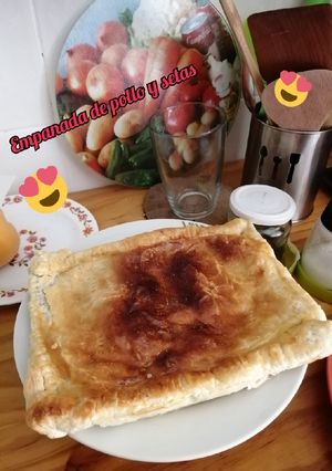 Una foto de Empanada de pollo y setas