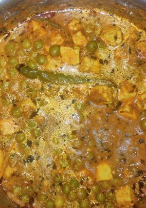 मटर पनीर (matar paneer recipe in Hindi) रेसिपी मुख्य फोटो