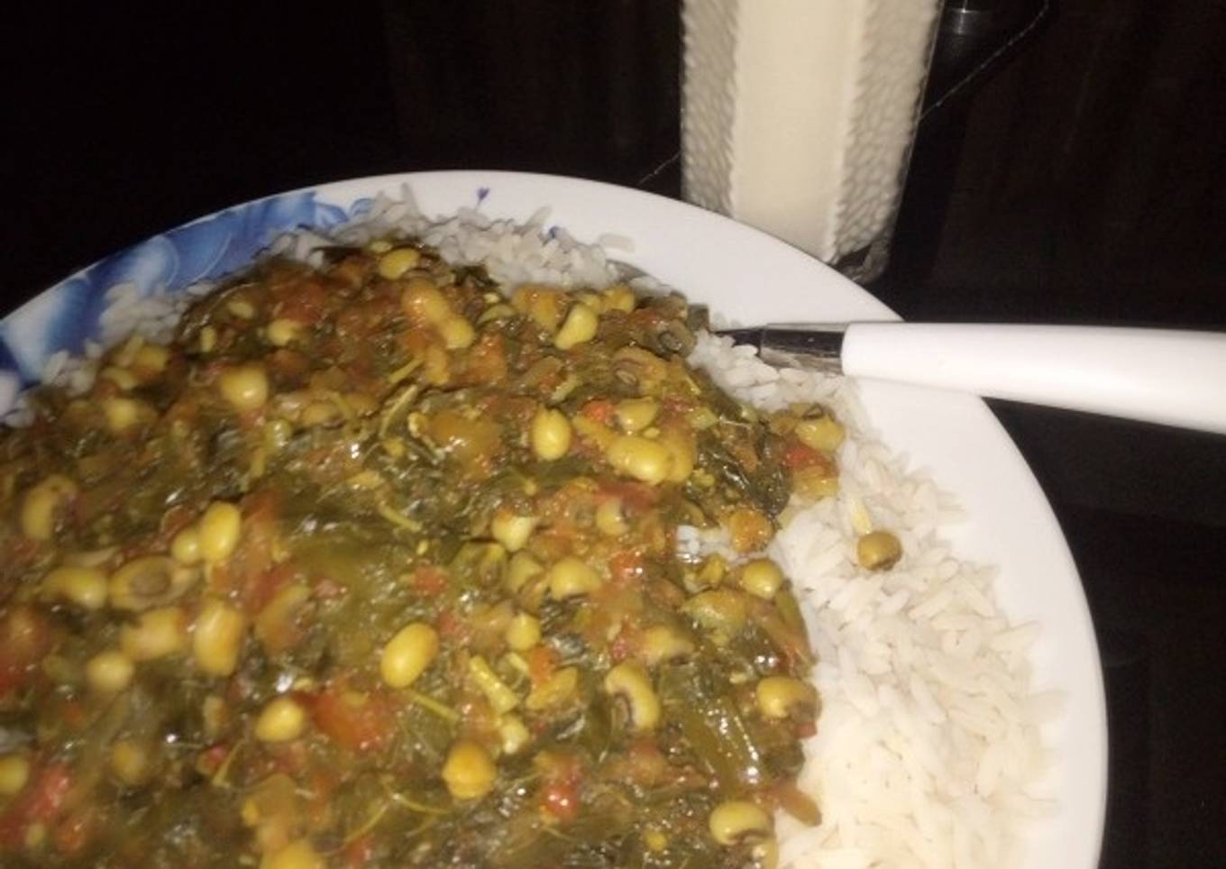 White rice and miyan alayyahu