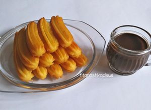Foto resep Churros with Chocolate Sauce