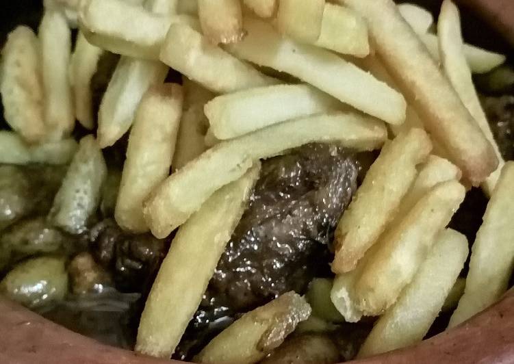 طاجين اللحم مدغمر بالبصل والزيتون 🤤