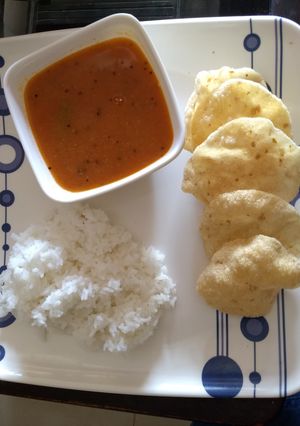A picture of Tomato curry.