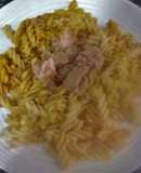 Fusilli con Cebolla y Atún
