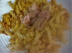 Una foto de Fusilli con Cebolla y Atún