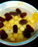 Chè hạt sen táo đỏ