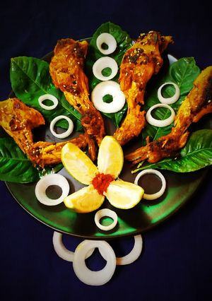 তাওয়া গন্ধরাজ তন্দুর চিকেন। (Tawa gandharaj tandoor chiken recipe in Bengali) রেসিপির প্রধান ছবি