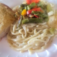 A picture of Garlic Butter and Olive Oil Pasta w/Herbs and Roasted Veggies.
