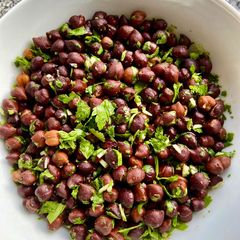 A picture of Black Chana salad.