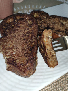 Una foto de Torrijas de avellanas sin gluten, ni lactosa ni azúcar