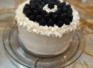 A picture of Whipped cream frosting.