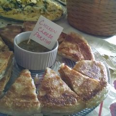 A picture of Chicken cheese paratha.