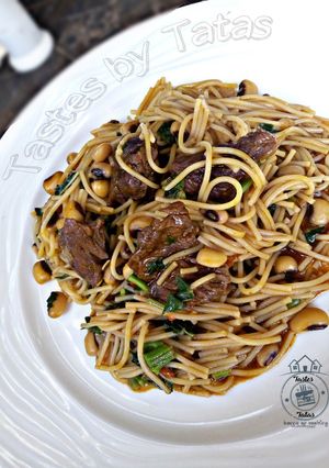 A picture of Jollof sphag and beans.