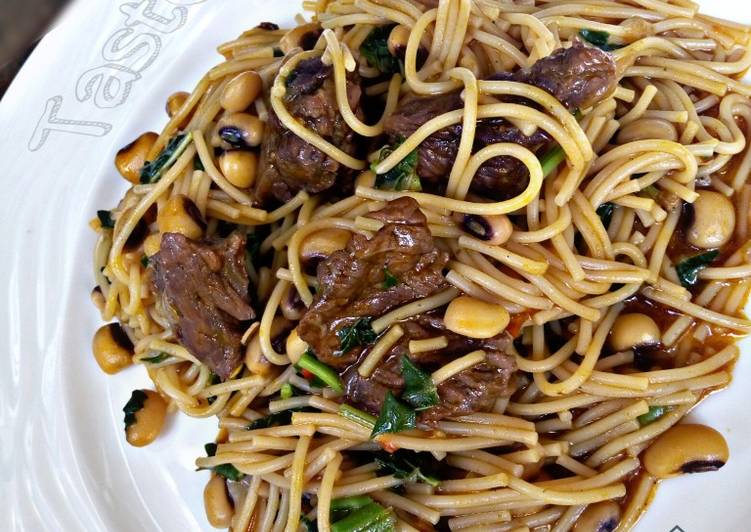 Step-by-Step Guide to Prepare Favorite Jollof sphag and beans