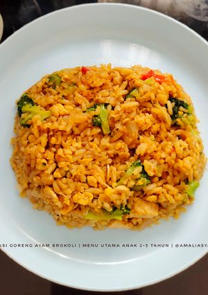 Foto resep Nasi Goreng Ayam Brokoli | Menu Utama Anak