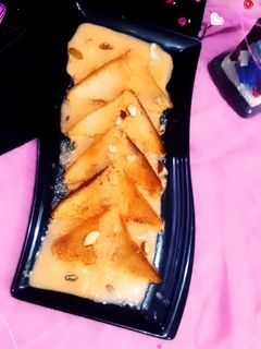 शाही टोस्ट विद रबड़ी (shahi toast with rabdi recipe in Hindi) रेसिपी मुख्य फोटो