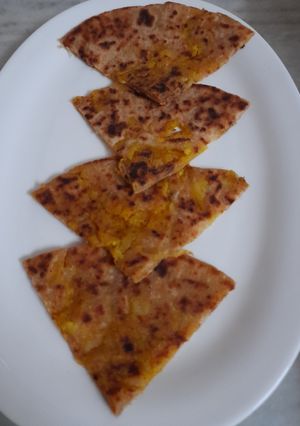 A picture of Aloo parantha.