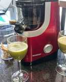 Jugo detox verde en juguera SJ45 Peabody