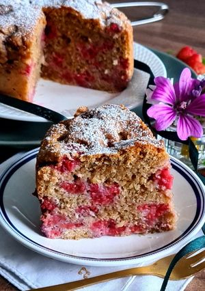 Une photo de Coconut raspberry cake !!!