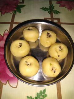 பால் பேடா(Milk Peda Recipe in Tamil) செய்முறை முக்கிய புகைப்படம்