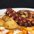Pulpo a la plancha con patatas a las hierbas