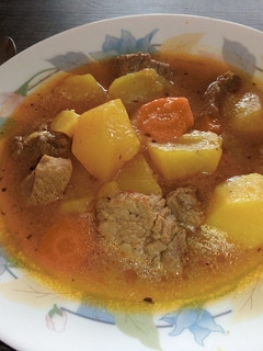 Una foto de Guisado de carne y patata 😉