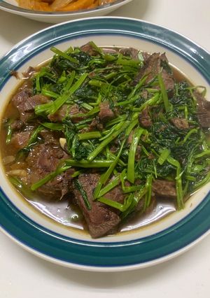 空心菜炒滷牛腱 的食譜成品照片