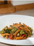 Penne di Lenticchie Gialle con Ostriche, Broccoli e Pomodorini