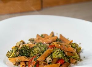 Foto di Penne di Lenticchie Gialle con Ostriche, Broccoli e Pomodorini