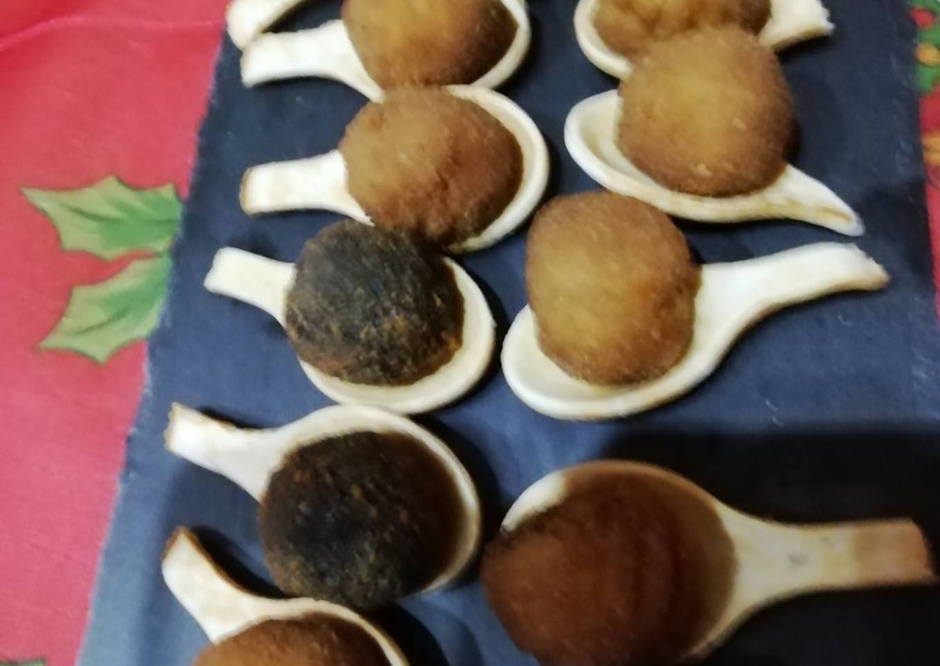 Albóndigas de distintos sabores en cucharitas