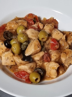 Una foto de Pollo a la mediterránea