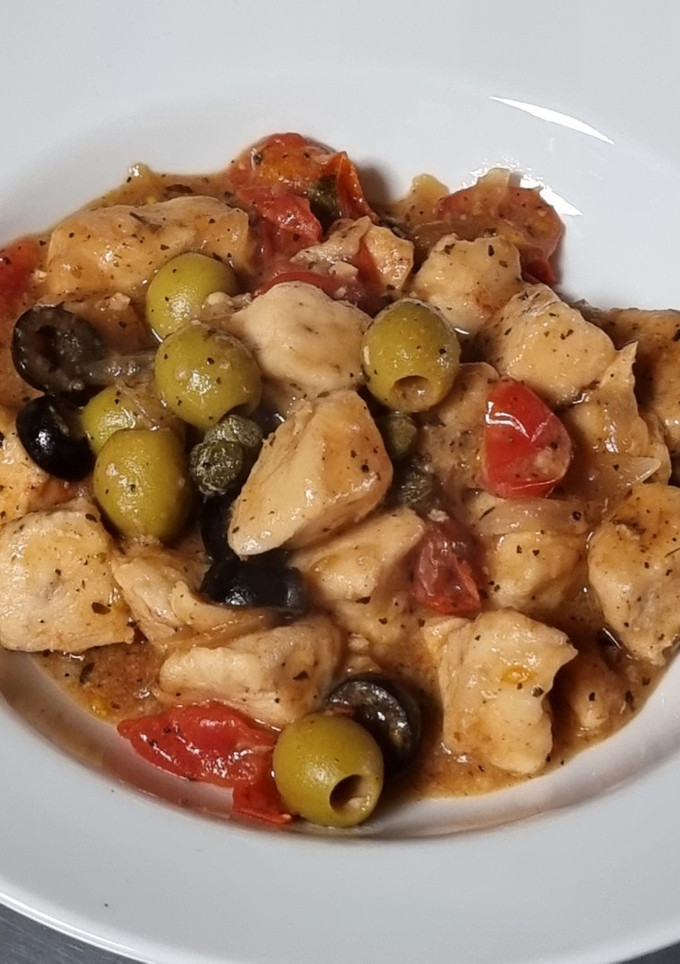 Una foto de Pollo a la mediterránea