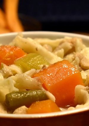 চিকেন স্টু পাস্তা নুডুলস (chicken stew pasta noodles recipe in Bengali) রেসিপির প্রধান ছবি
