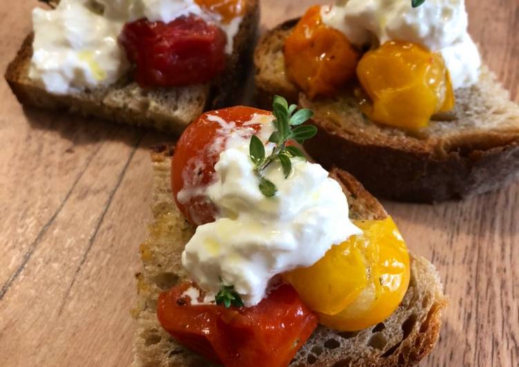 Sinfonia di colori 
(Mix di pomodorini)
Su bruschetta