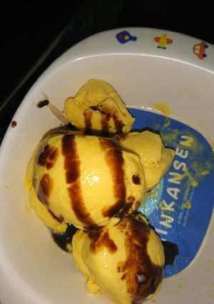 A picture of Mango Ice-cream without biscuit, without corn starch.