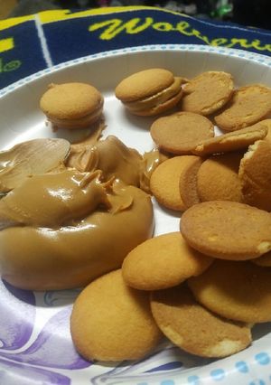 A picture of Peanut butter and Vanilla wafers.