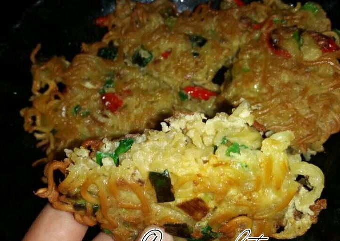 Resep Martabak Mie  Mudah Cukup 1 Telur oleh Ema Rosalita 