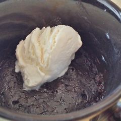 A picture of Brownie in a Mug.