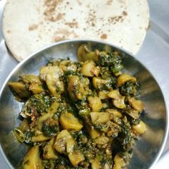 A picture of Mushroom methi.