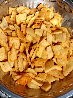 A picture of Krispy cheeselings.