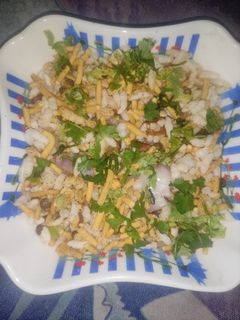 भेल पूड़ी (bhel poori recipe in Hindi) रेसिपी मुख्य फोटो
