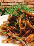 Tảo xoắn Chile xào thì là