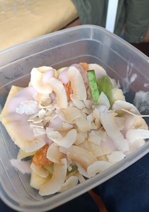 Una foto de Frutas con yogurt, algo sencillo.. merienda