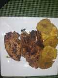 Pechugas de pollos con finas hierbas.