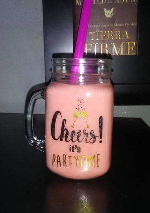 Una foto de Batido de pera, manzana y fresas