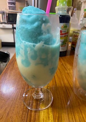 รูปของ Blue Hawaii Yogurt Smoothie